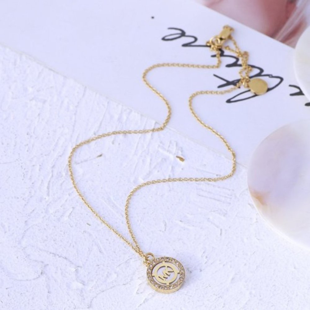 Michael Kors Simple Zircon Shell Necklace